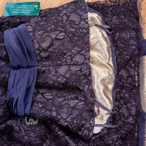 BCBGMAXAZRIA • Lace Cocktail Dress - Picture 5 of 6